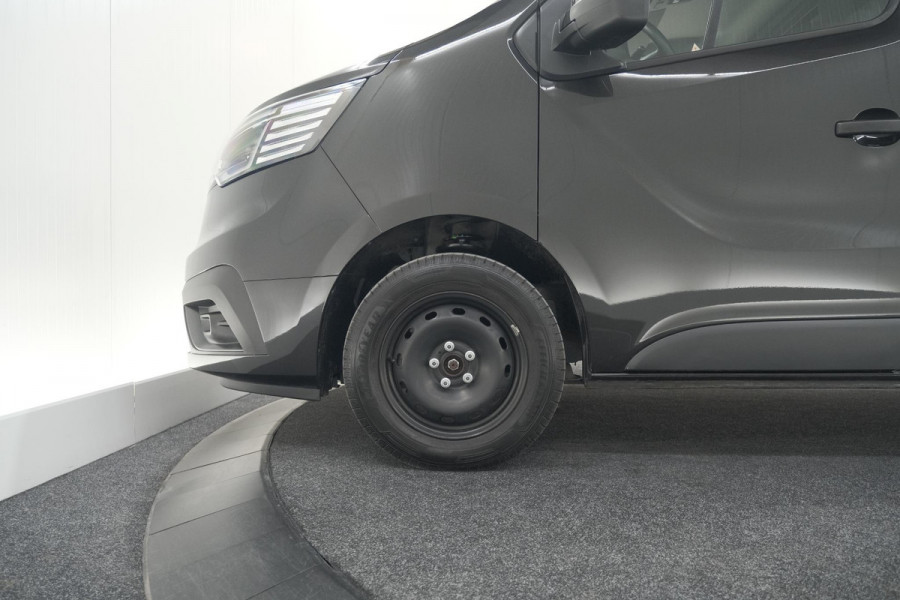 Renault Trafic 2.0 dCi 130 T30 L2H1 Work Edition | Navigatie | Camera | Parkeersensoren | Vloerplaat