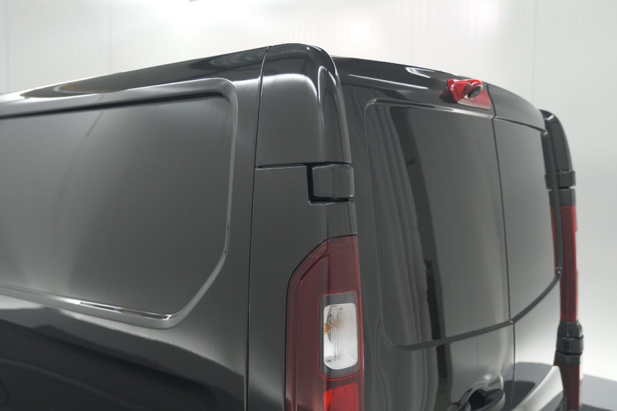 Renault Trafic 2.0 dCi 130 T30 L2H1 Work Edition | Navigatie | Camera | Parkeersensoren | Vloerplaat