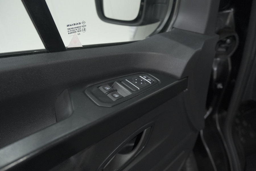 Renault Trafic 2.0 dCi 130 T30 L2H1 Work Edition | Navigatie | Camera | Parkeersensoren | Vloerplaat