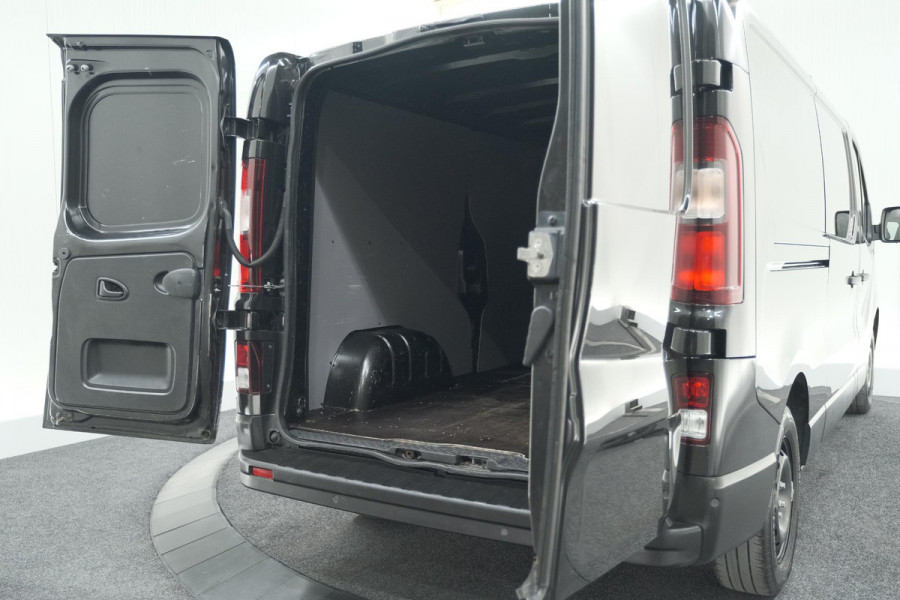 Renault Trafic 2.0 dCi 130 T30 L2H1 Work Edition | Navigatie | Camera | Parkeersensoren | Vloerplaat