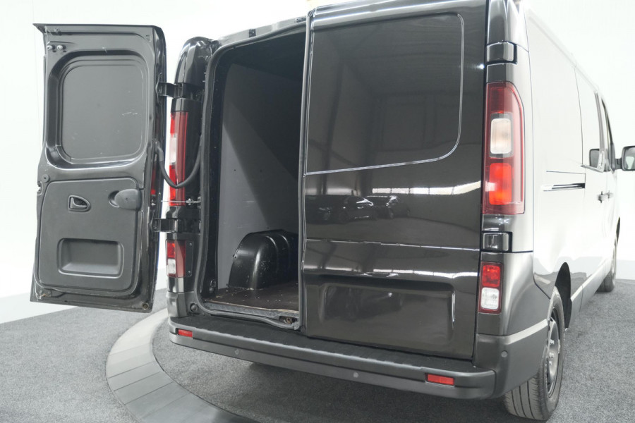 Renault Trafic 2.0 dCi 130 T30 L2H1 Work Edition | Navigatie | Camera | Parkeersensoren | Vloerplaat
