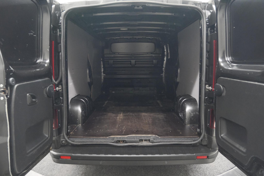 Renault Trafic 2.0 dCi 130 T30 L2H1 Work Edition | Navigatie | Camera | Parkeersensoren | Vloerplaat