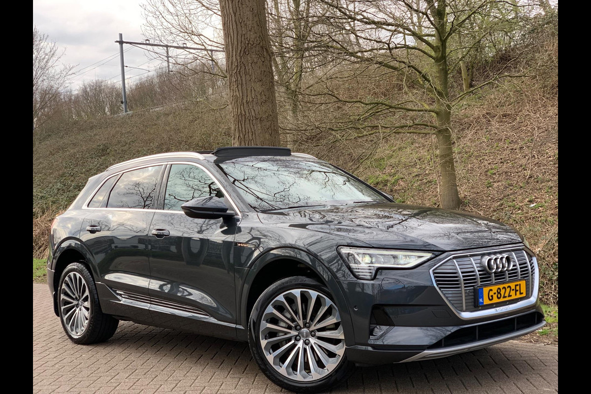 Audi e-tron E-tron 55 quattro Advanced |PANO|LEDER|FULL|BTW|HUD|INRUIL MOGELIJK Audi e-tron E-tron 55 quattro Advanced |PANO|LEDER|FULL|BTW|HUD|INRUIL MOGELIJK