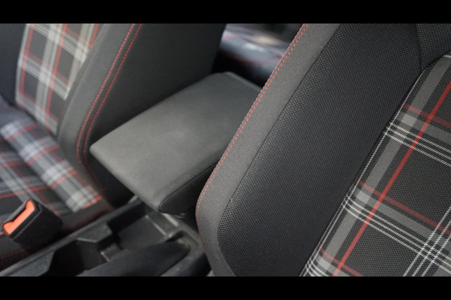 Volkswagen Polo 2.0 TSI GTI AUTOMAAT-ACC-BEATS-CAMERA-KEYLESS-LED-MODE-NAVIGATIE-VIRTUEEL