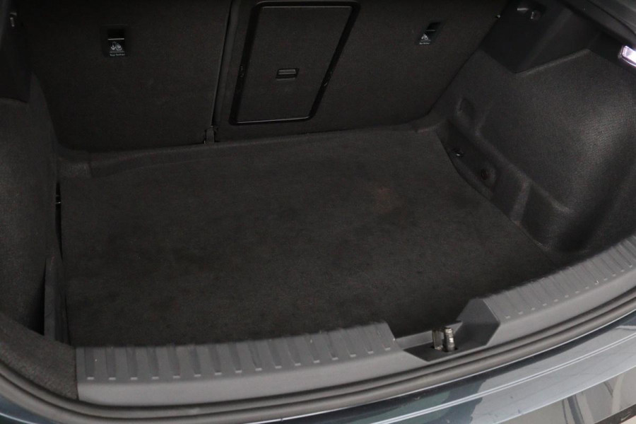 Seat Leon 1.5 eTSI FR | Stoel & stuurverwarming | Trekhaak | Carplay | Navigatie | Adaptive cruise | Sportstoelen | Full LED