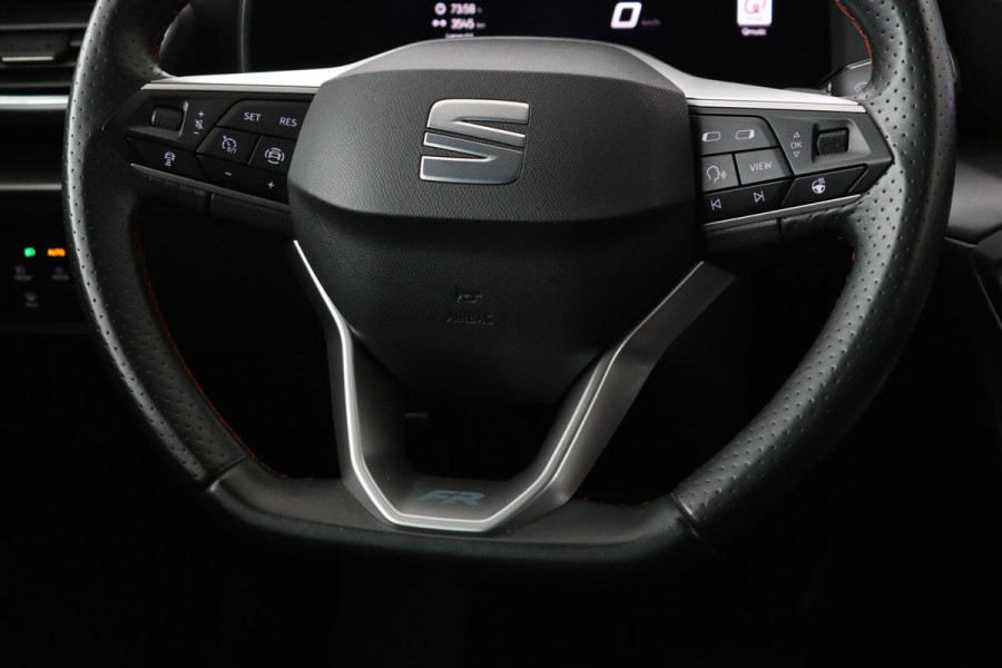 Seat Leon 1.5 eTSI FR | Stoel & stuurverwarming | Trekhaak | Carplay | Navigatie | Adaptive cruise | Sportstoelen | Full LED
