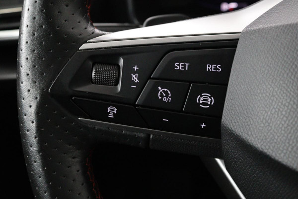 Seat Leon 1.5 eTSI FR | Stoel & stuurverwarming | Trekhaak | Carplay | Navigatie | Adaptive cruise | Sportstoelen | Full LED