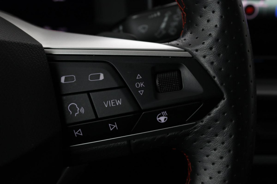 Seat Leon 1.5 eTSI FR | Stoel & stuurverwarming | Trekhaak | Carplay | Navigatie | Adaptive cruise | Sportstoelen | Full LED