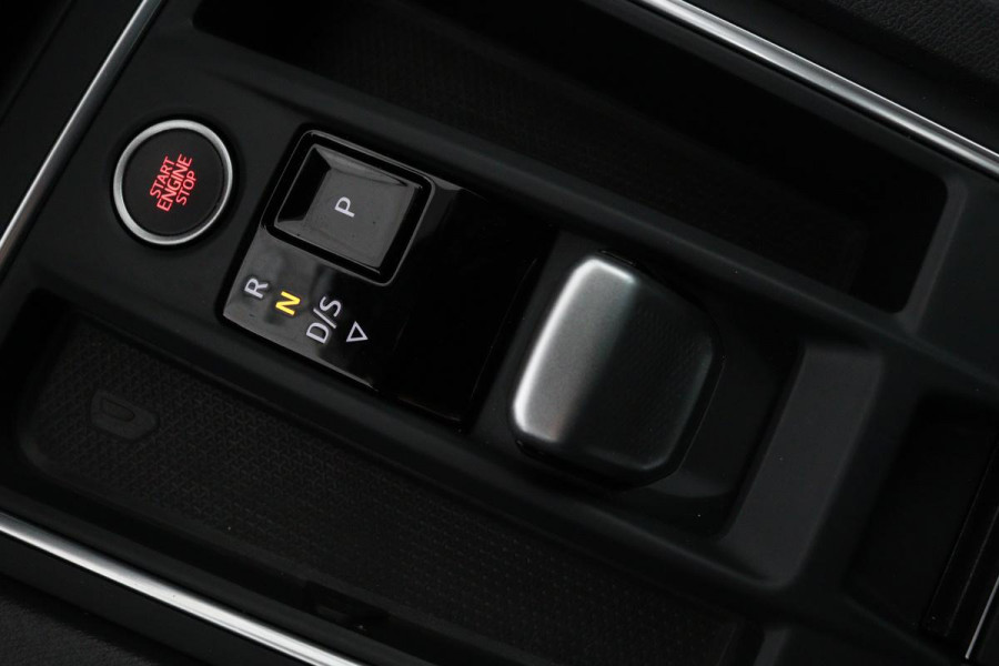 Seat Leon 1.5 eTSI FR | Stoel & stuurverwarming | Trekhaak | Carplay | Navigatie | Adaptive cruise | Sportstoelen | Full LED