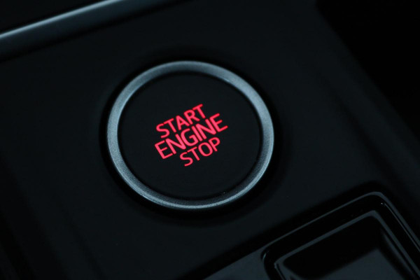 Seat Leon 1.5 eTSI FR | Stoel & stuurverwarming | Trekhaak | Carplay | Navigatie | Adaptive cruise | Sportstoelen | Full LED