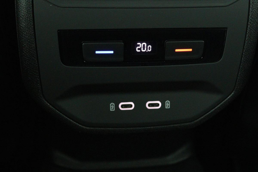 Seat Leon 1.5 eTSI FR | Stoel & stuurverwarming | Trekhaak | Carplay | Navigatie | Adaptive cruise | Sportstoelen | Full LED