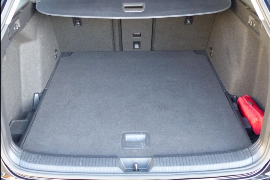 Volkswagen GOLF Variant 1.0 TSI 110pk Navi Clima Full Led Virtual Cockpit Keyless start Carplay