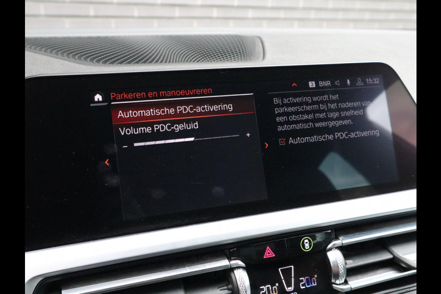 BMW 3-serie 320i High Exe. M-Sport | HUD | Leder | Sfeerverlichting |