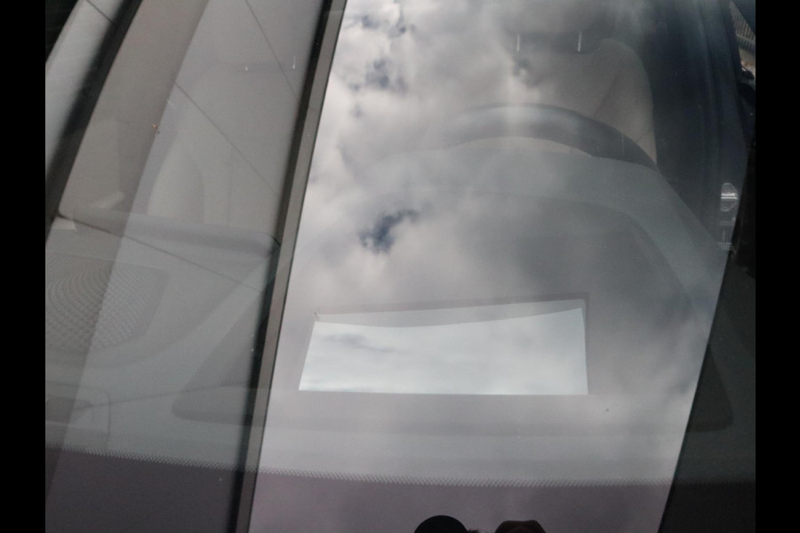 BMW 3-serie 320i High Exe. M-Sport | HUD | Leder | Sfeerverlichting |