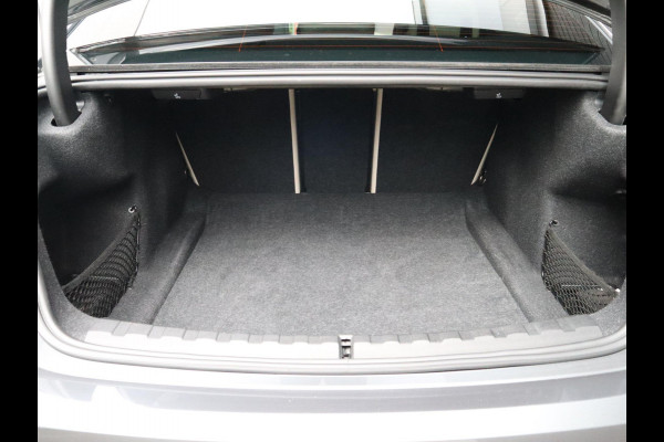 BMW 3-serie 320i High Exe. M-Sport | HUD | Leder | Sfeerverlichting |