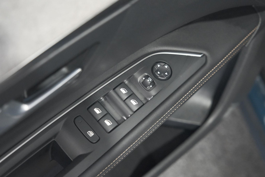 Peugeot 5008 PureTech 130 GT | Camera | Adaptieve Cruise Control | Dodehoekdetectie | Navigatie