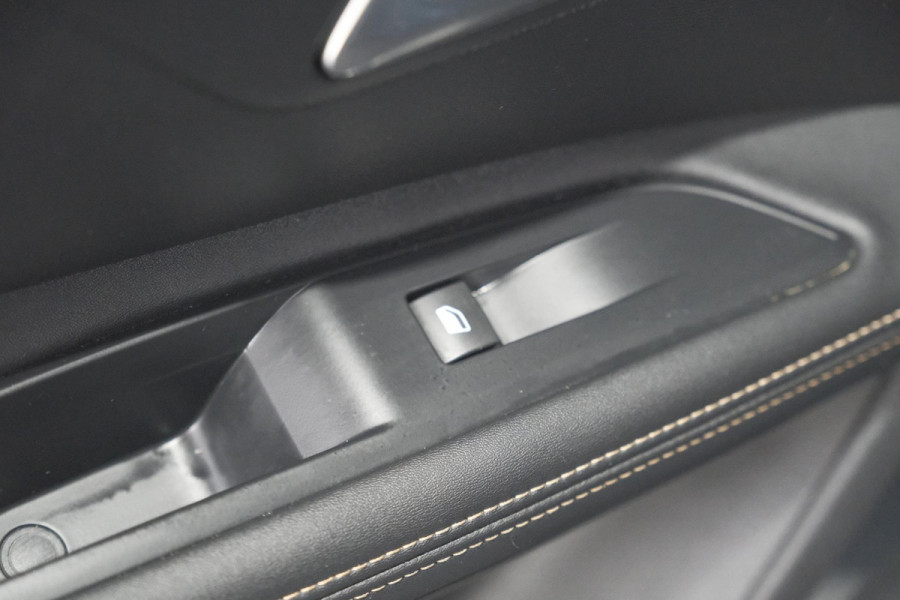 Peugeot 5008 PureTech 130 GT | Camera | Adaptieve Cruise Control | Dodehoekdetectie | Navigatie