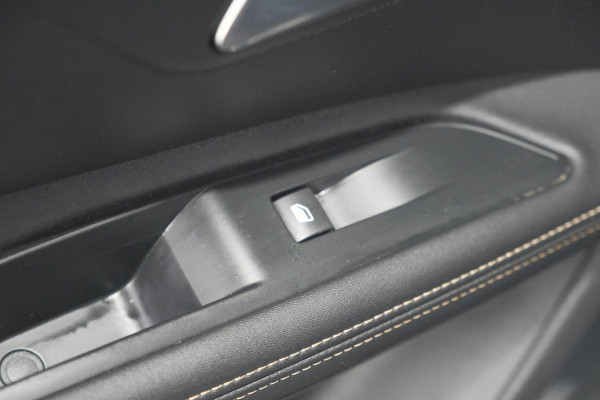Peugeot 5008 PureTech 130 GT | Camera | Adaptieve Cruise Control | Dodehoekdetectie | Navigatie