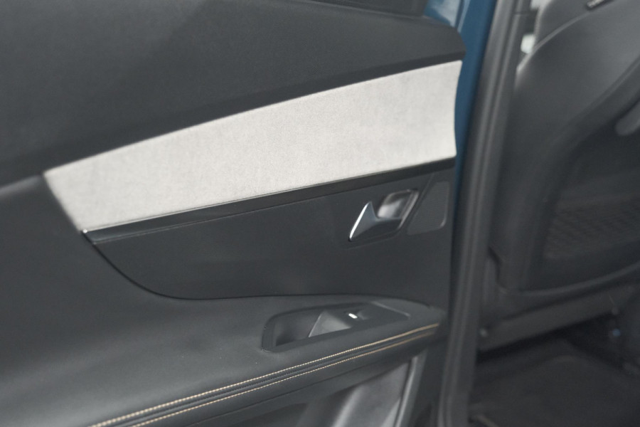 Peugeot 5008 PureTech 130 GT | Camera | Adaptieve Cruise Control | Dodehoekdetectie | Navigatie