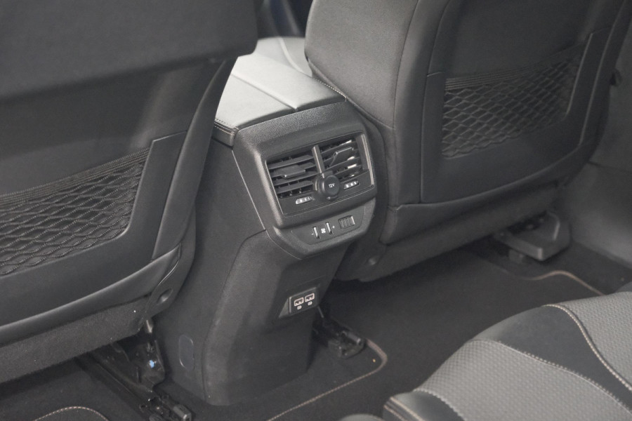 Peugeot 5008 PureTech 130 GT | Camera | Adaptieve Cruise Control | Dodehoekdetectie | Navigatie