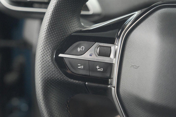 Peugeot 5008 PureTech 130 GT | Camera | Adaptieve Cruise Control | Dodehoekdetectie | Navigatie