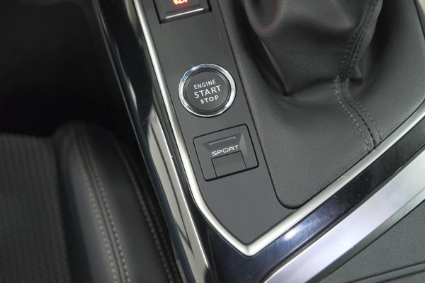 Peugeot 5008 PureTech 130 GT | Camera | Adaptieve Cruise Control | Dodehoekdetectie | Navigatie