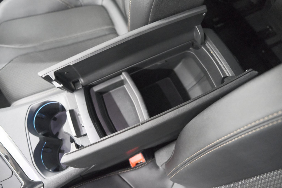 Peugeot 5008 PureTech 130 GT | Camera | Adaptieve Cruise Control | Dodehoekdetectie | Navigatie