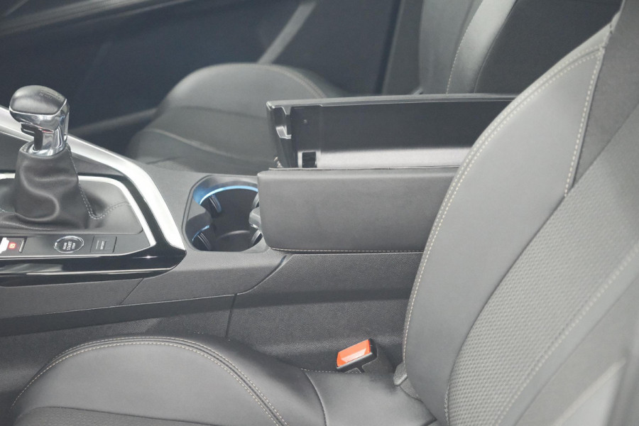 Peugeot 5008 PureTech 130 GT | Camera | Adaptieve Cruise Control | Dodehoekdetectie | Navigatie