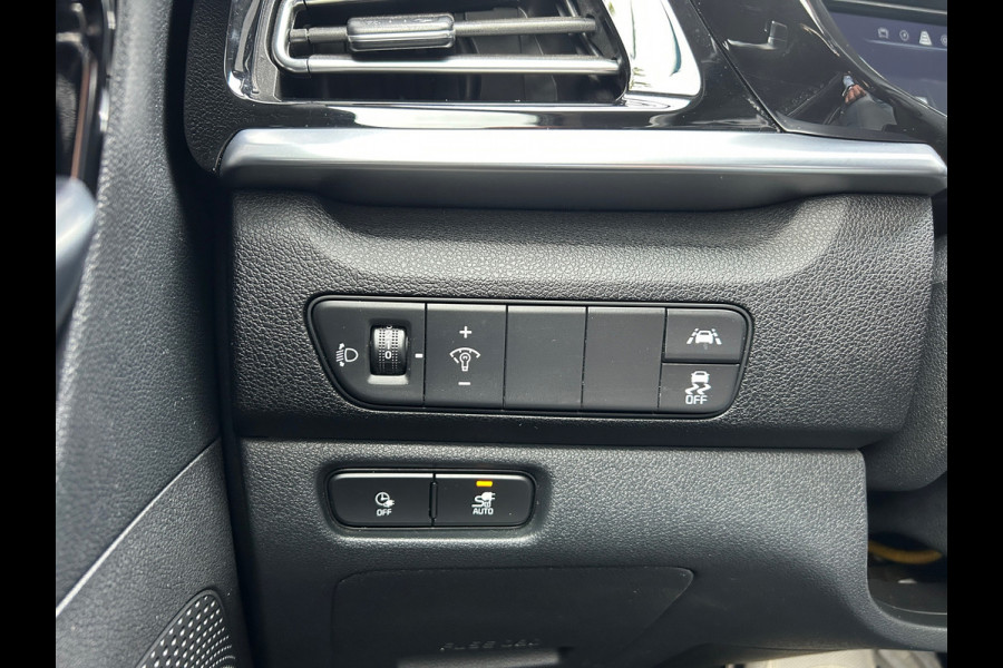 Kia e-Niro DynamicLine 64 kWh 100% SOH 3-Fase Dealer Onderhouden 1e Eigenaar Rijklaarprijs!