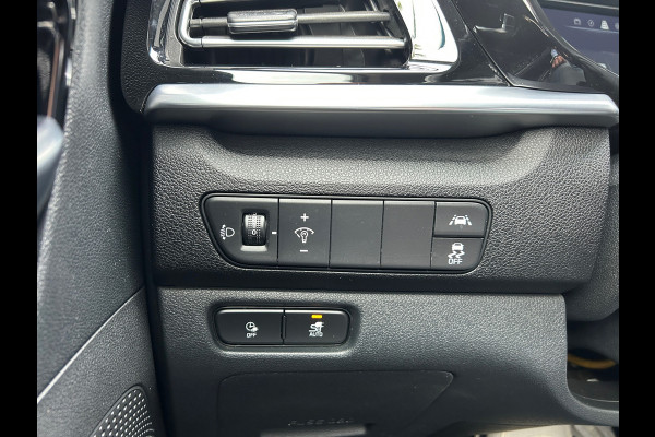 Kia e-Niro DynamicLine 64 kWh 100% SOH 3-Fase Dealer Onderhouden 1e Eigenaar Rijklaarprijs!
