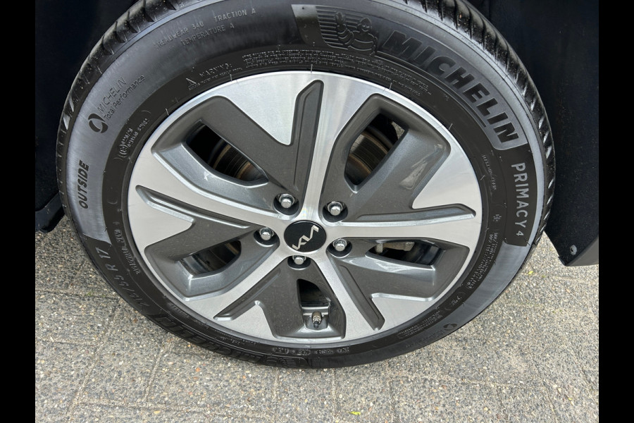 Kia e-Niro DynamicLine 64 kWh 100% SOH 3-Fase Dealer Onderhouden 1e Eigenaar Rijklaarprijs!
