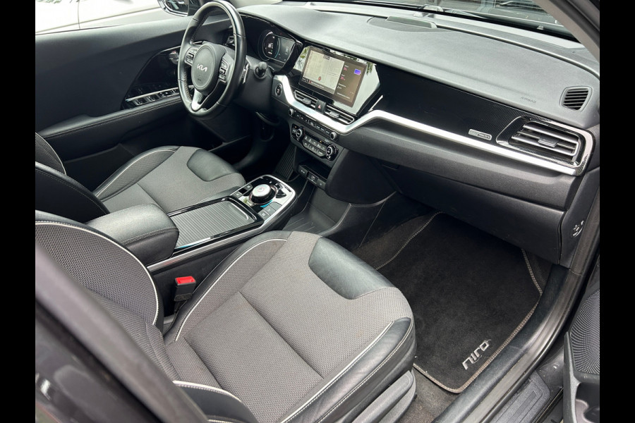Kia e-Niro DynamicLine 64 kWh 100% SOH 3-Fase Dealer Onderhouden 1e Eigenaar Rijklaarprijs!