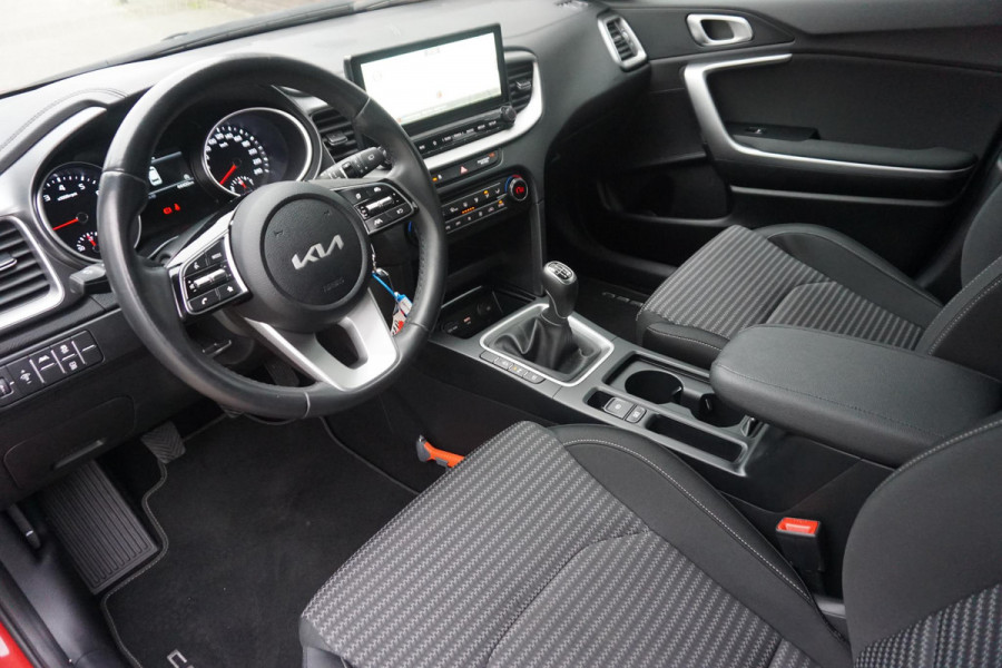 Kia Ceed 1.0 T-GDi 120PK DynamicLine/Nieuw model/ Rijklaarprijs Incl.Garantie.