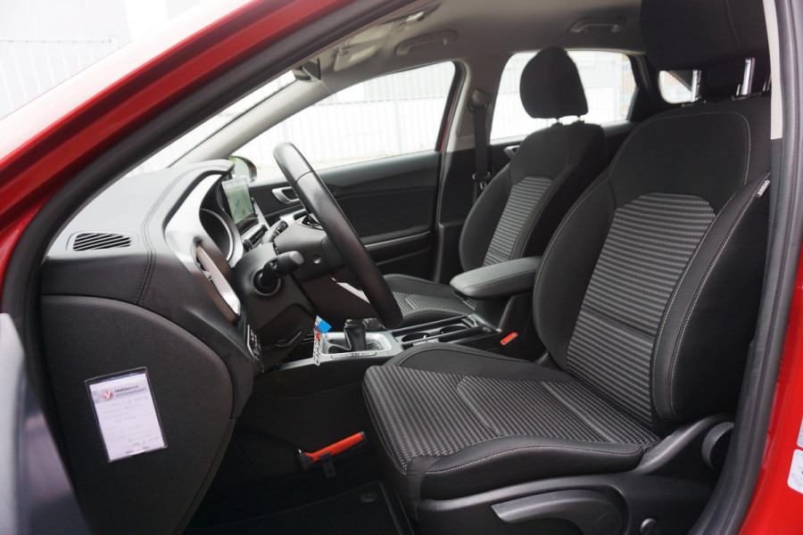Kia Ceed 1.0 T-GDi 120PK DynamicLine/Nieuw model/ Rijklaarprijs Incl.Garantie.