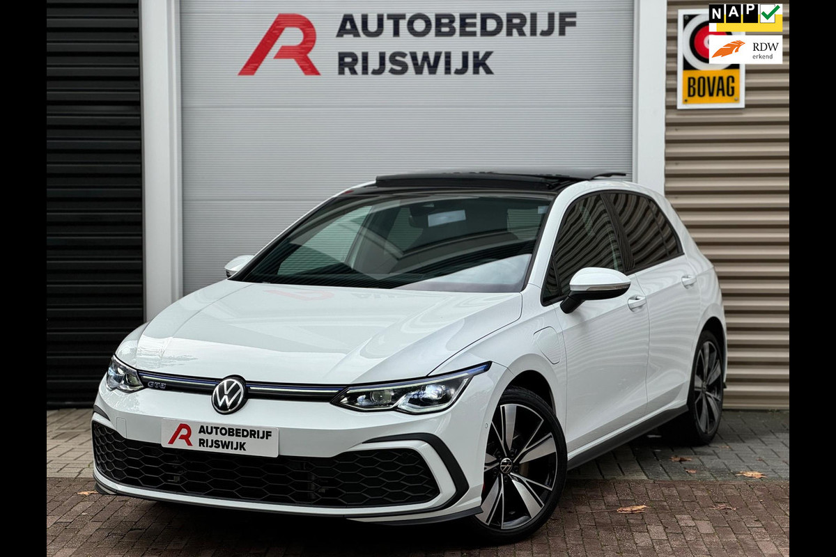 Volkswagen Golf 1.4 eHybrid GTE Pano/HuD/Camera/Matrix Volkswagen Golf 1.4 eHybrid GTE Pano/HuD/Camera/Matrix
