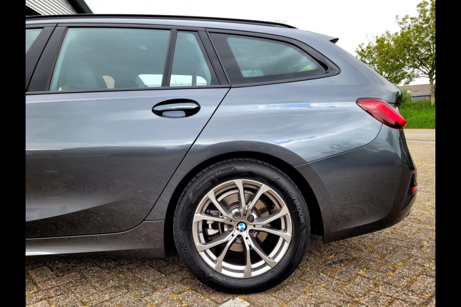 BMW 3 Serie Touring 318i Sport line, Adaptive Cruise, M-sport stuur, Carplay, Hifi, DAB, WIFI (1e eig. NL-auto BTW NAP)