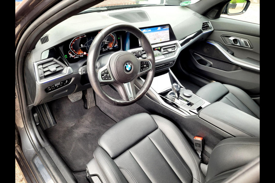 BMW 3 Serie Touring 318i Sport line, Adaptive Cruise, M-sport stuur, Carplay, Hifi, DAB, WIFI (1e eig. NL-auto BTW NAP)