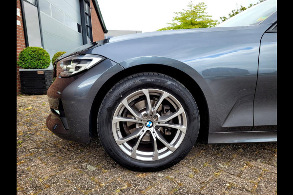 BMW 3 Serie Touring 318i Sport line, Adaptive Cruise, M-sport stuur, Carplay, Hifi, DAB, WIFI (1e eig. NL-auto BTW NAP)