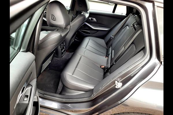 BMW 3 Serie Touring 318i Sport line, Adaptive Cruise, M-sport stuur, Carplay, Hifi, DAB, WIFI (1e eig. NL-auto BTW NAP)