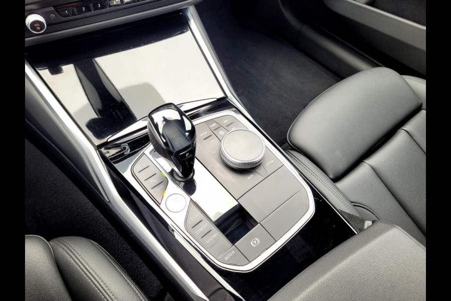 BMW 3 Serie Touring 318i Sport line, Adaptive Cruise, M-sport stuur, Carplay, Hifi, DAB, WIFI (1e eig. NL-auto BTW NAP)