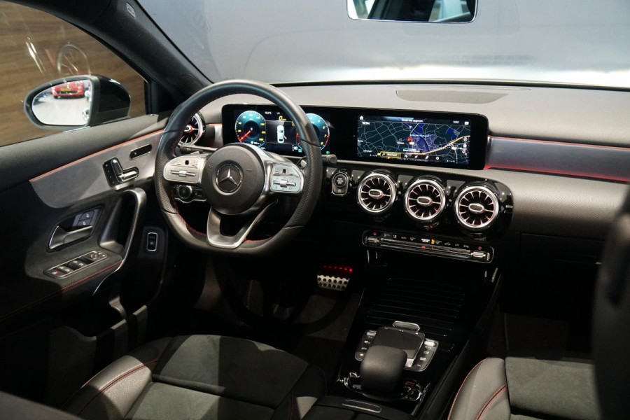 Mercedes-Benz A-Klasse 200 Business Solution AMG 163PK + PANORAMA / MATRIX
