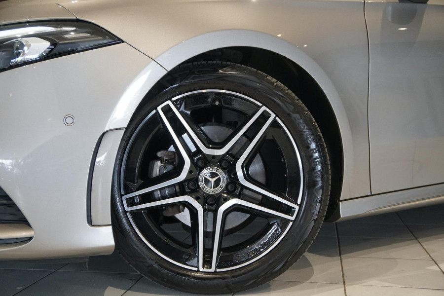 Mercedes-Benz A-Klasse 200 Business Solution AMG 163PK + PANORAMA / MATRIX