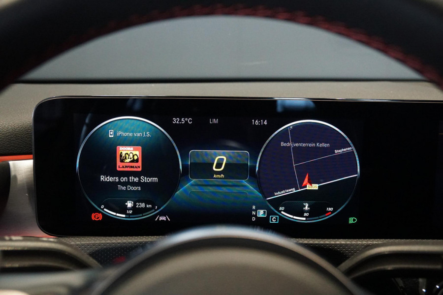 Mercedes-Benz A-Klasse 200 Business Solution AMG 163PK + PANORAMA / MATRIX