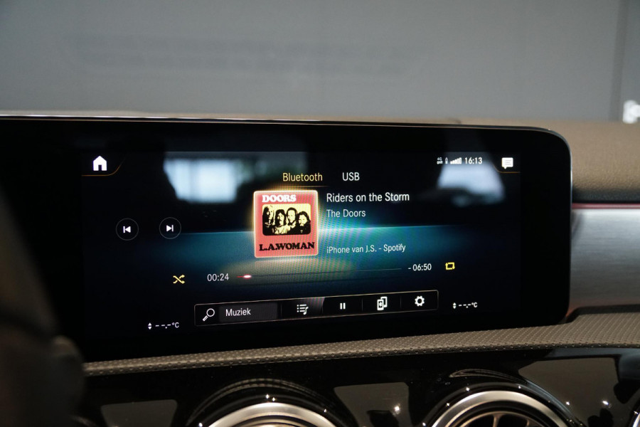 Mercedes-Benz A-Klasse 200 Business Solution AMG 163PK + PANORAMA / MATRIX