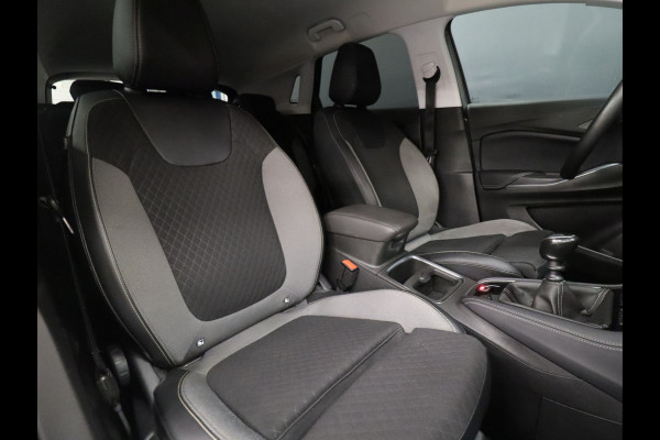 Opel Grandland X 1.2 Turbo Business Executive [TREKHAAK, APPLE CARPLAY, ANDROID, CAMERA, STUUR VERWARMD, LANE ASSIST, NIEUWSTAAT]