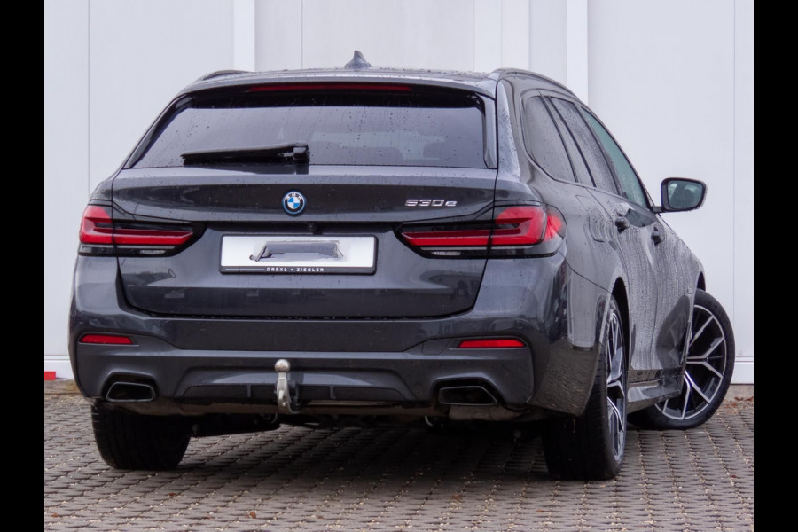 BMW 5 Serie Touring 530e M-SPORT ** LASER, LEDER, PANORAMA, TREKH, SOPHISTO GRAU ** € 37.000,= onder NP - Ex BMW-AG ** ** INFORMEER OOK NAAR ONZE AANTREKKELIJKE FINANCIAL-LEASE TARIEVEN **