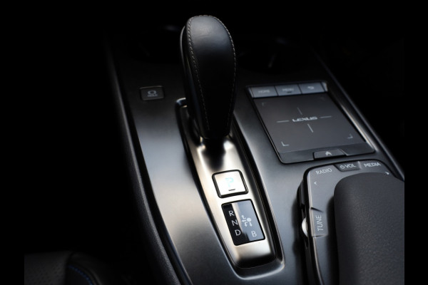 Lexus UX 300e Business 54 kWh | Leder | Stoelverwarming | Pdc