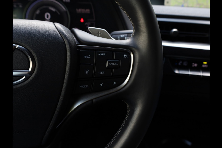 Lexus UX 300e Business 54 kWh | Leder | Stoelverwarming | Pdc