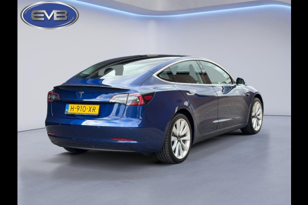 Tesla Model 3 Standard RWD Plus 60 kWh, 19 inch, 1e eigenaar, trekhaak,panoramadak, leder, nl auto met nationale auto pas