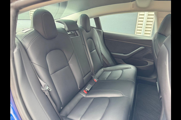 Tesla Model 3 Standard RWD Plus 60 kWh, 19 inch, 1e eigenaar, trekhaak,panoramadak, leder, nl auto met nationale auto pas